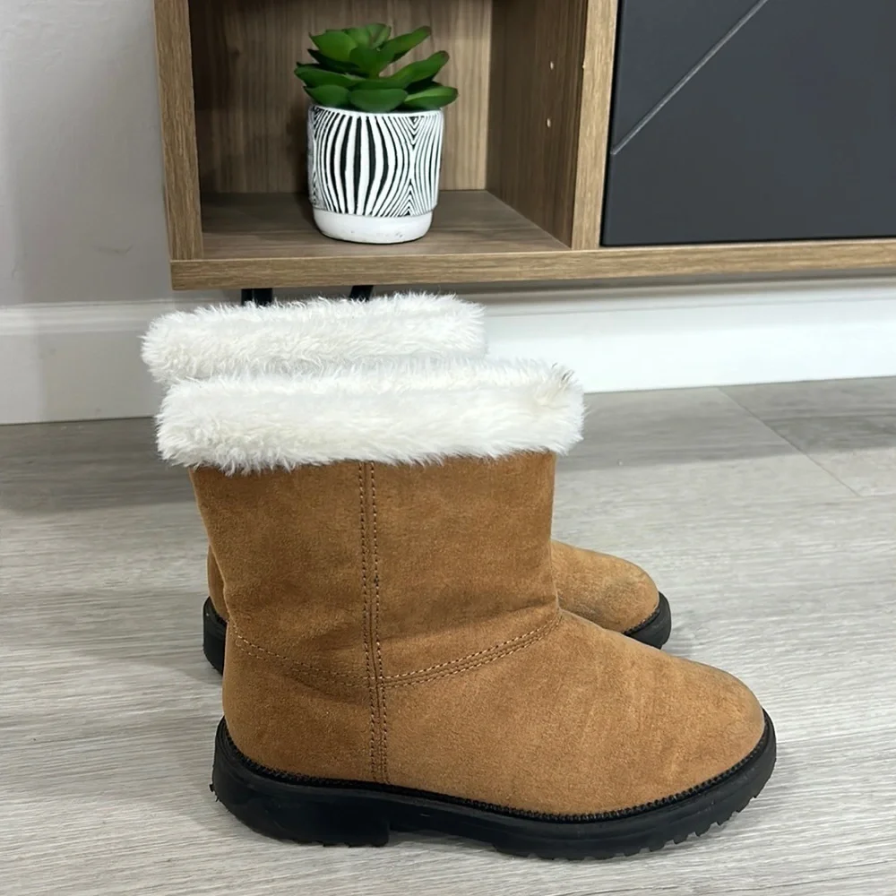 Old navy • girls faux suede faux fur lined boots